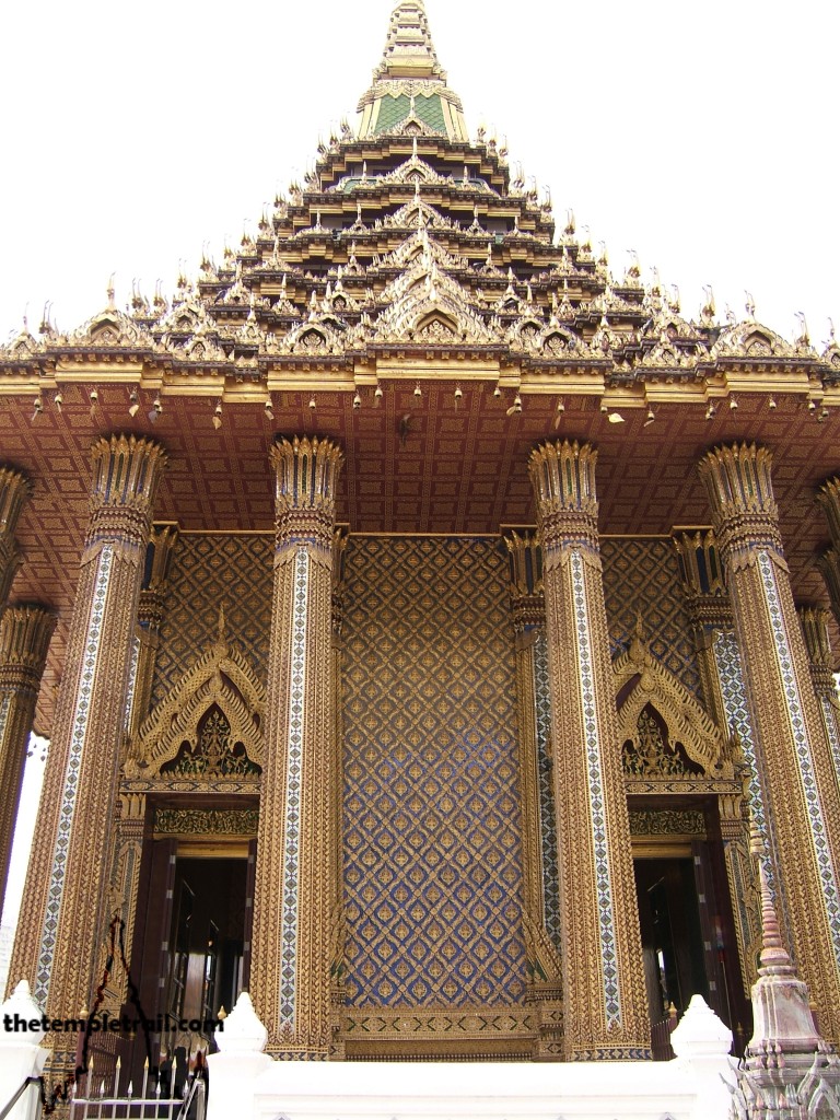 Wat Phra Phutthabat, Mondop Pillars