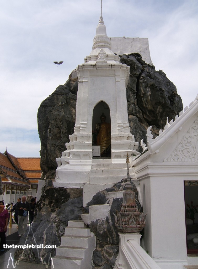 Wat Phra Phutthabat, Shrine