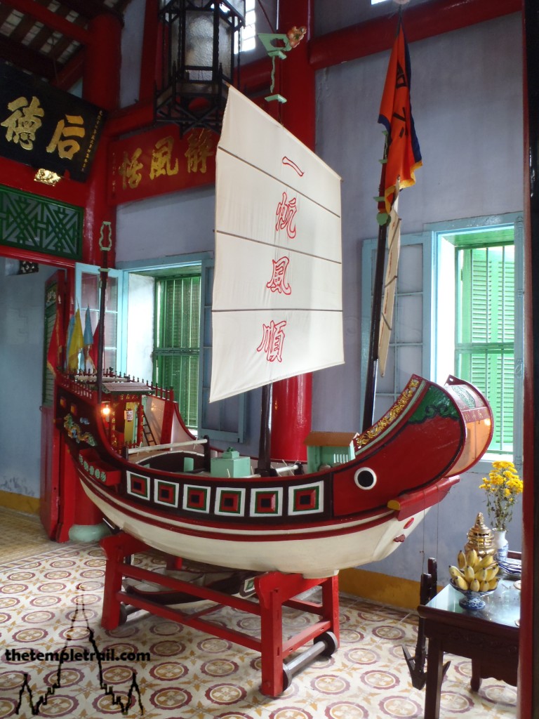 Trung Hoa Assembly Hall Junk Boat