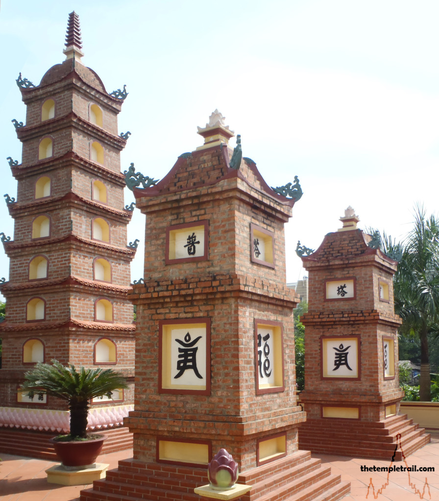 Stupas in Hanoi